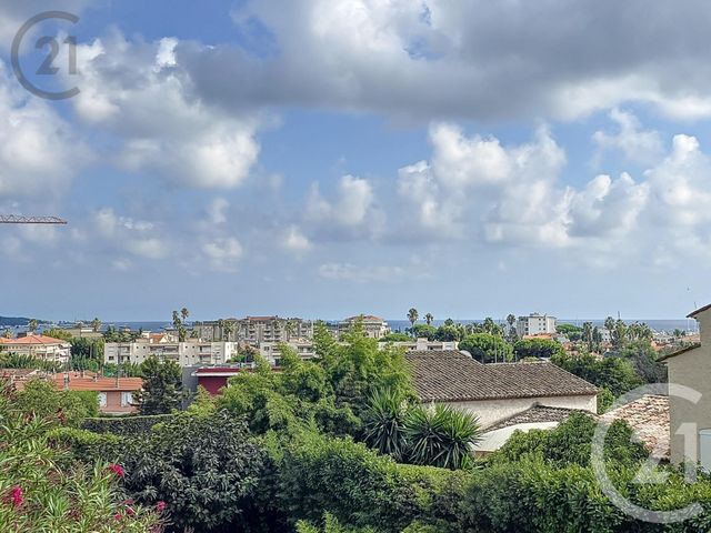 Appartement F3 à vendre - 3 pièces - 80.0 m2 - LE GOLFE JUAN - 06 - PROVENCE-ALPES-COTE-D-AZUR - Century 21 Liberté